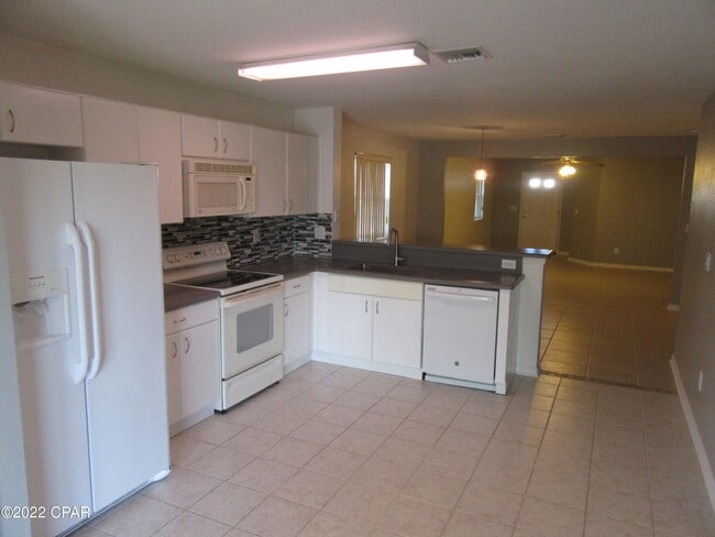 Building Photo - 3115 Meadow St