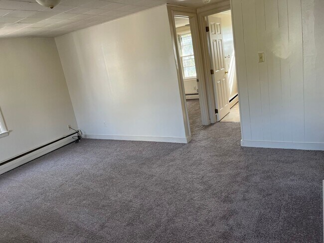 Building Photo - 202 1/2-127 1/2 N Penn St