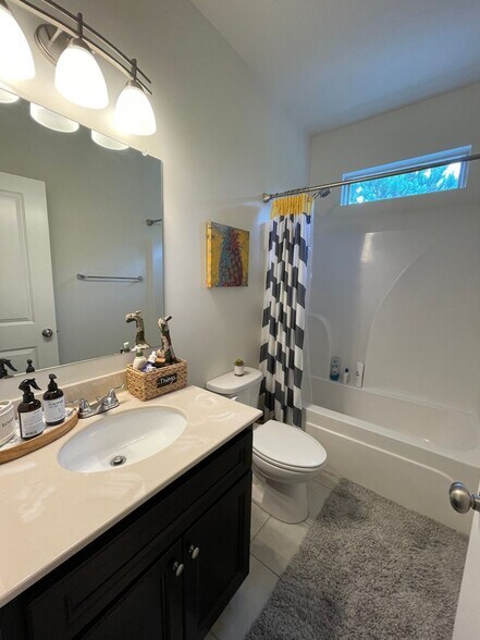 Building Photo - 2042 Bolton Rd NW