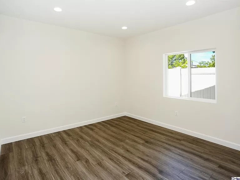 Building Photo - 7523 Milwood Ave