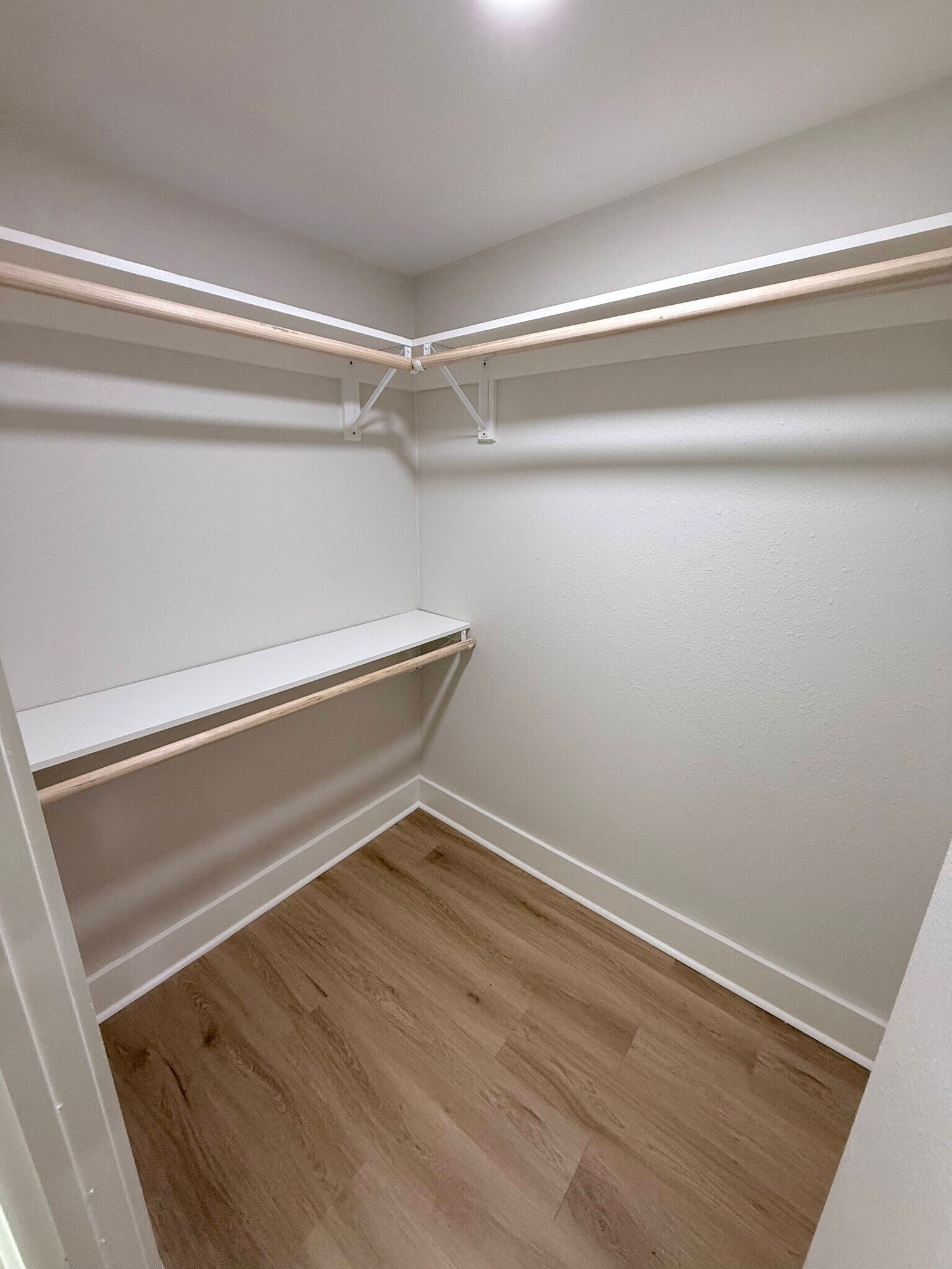 Building Photo - 414 12th St SE