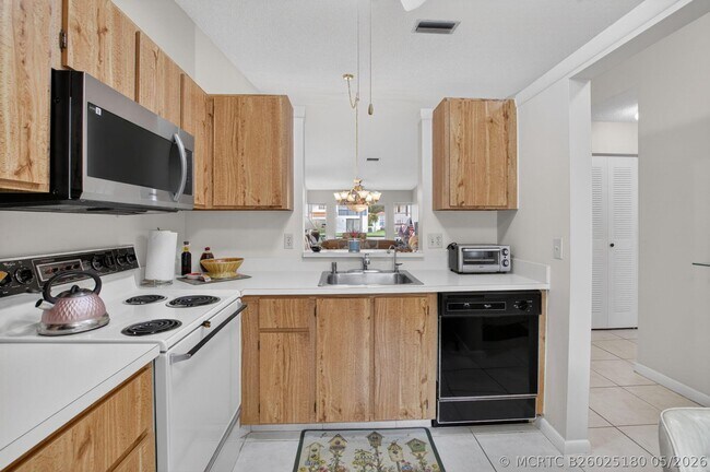 Building Photo - 8697 Sunbird Pl