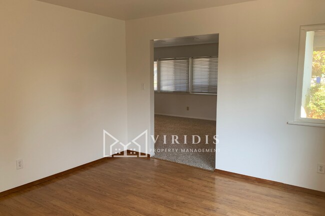 Building Photo - 5901 Kleinpell Ave
