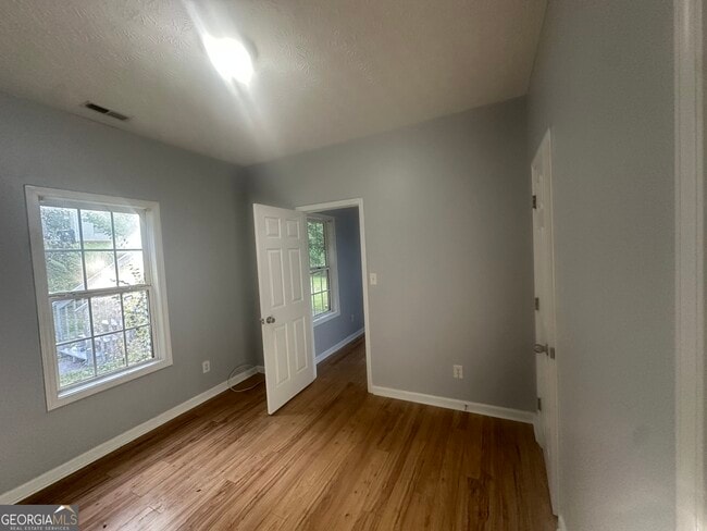 Building Photo - 6773 Oakleigh Dr