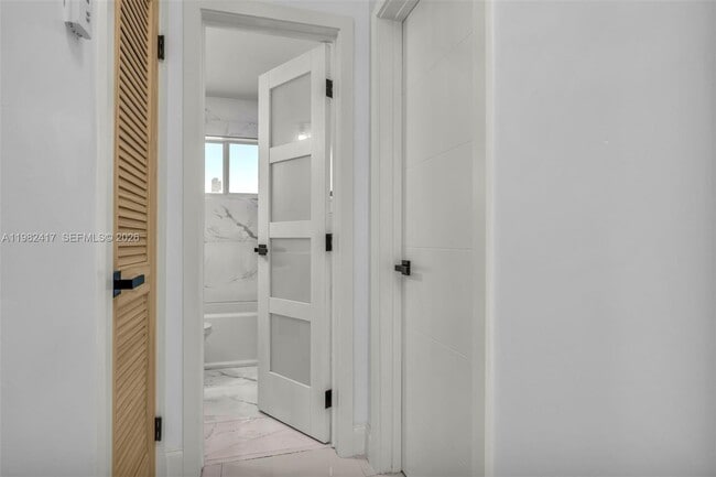 Building Photo - 104 SW 7th St