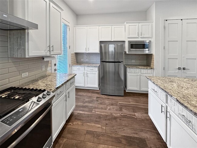 Building Photo - 1304 Westborough Ln