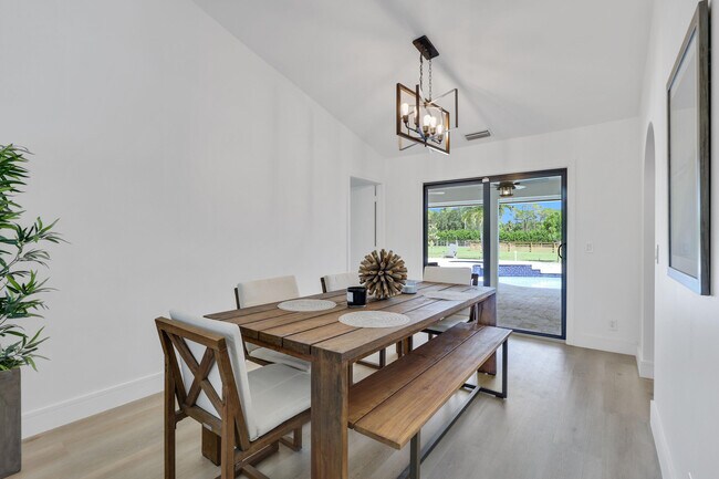 Building Photo - 14704 Black Bear Rd