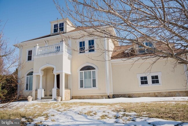 Building Photo - 6902 Tower of London Dr