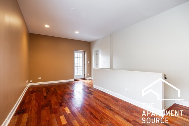 Building Photo - 2852 N Kedzie Ave