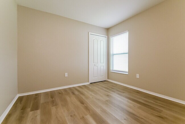 Building Photo - 1771 Williamsburg Dr