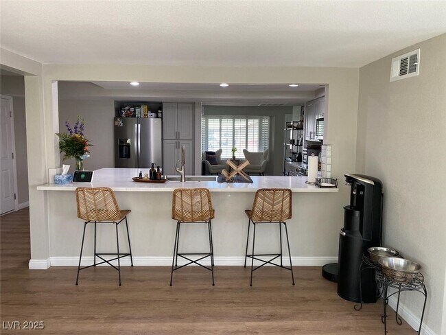 Building Photo - 3011 Burton Ave