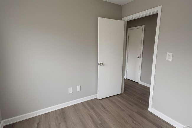 Building Photo - 749 St Martins Dr
