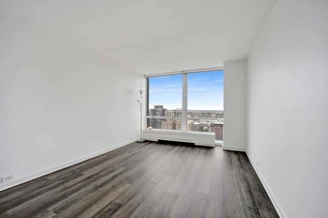 Building Photo - 330 W Diversey Pkwy