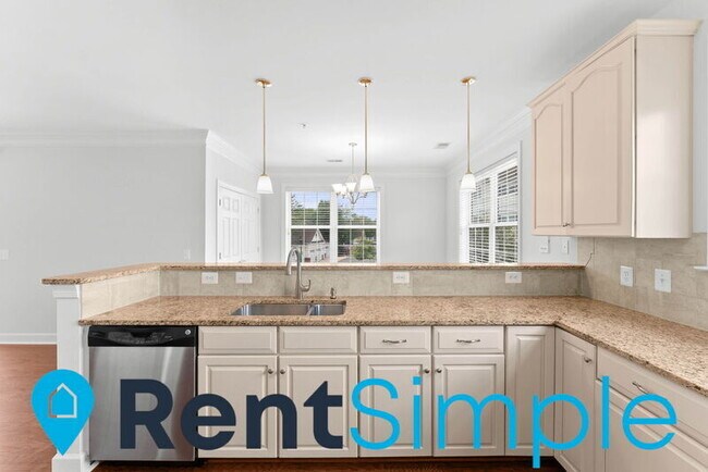 Building Photo - 15221 Royal Crest Dr