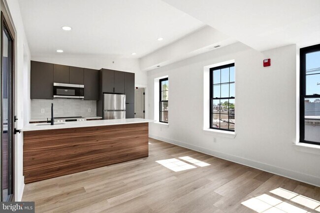 Building Photo - 1720 N 24th St
