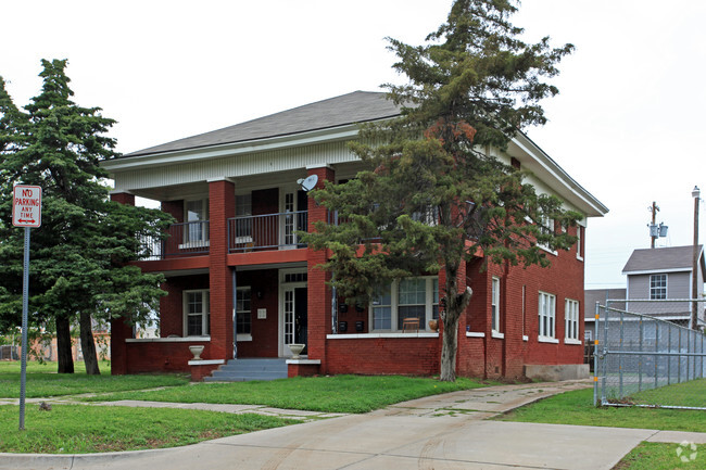 Primary Photo - OKC University Apartments