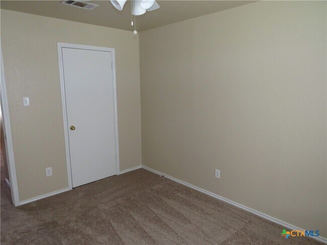 Building Photo - 1602 Benttree Dr