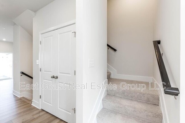 Building Photo - 2273 Marcy Dr