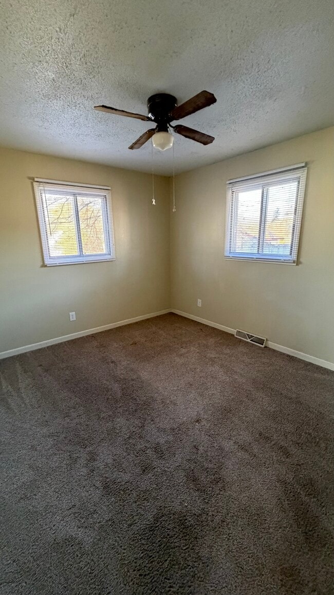 Building Photo - 1109 33rd Ave N