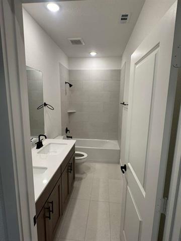 Building Photo - 7023 Lathrop Ln