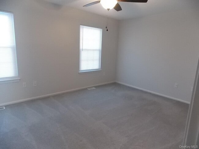 Building Photo - 38 Matthews Ln