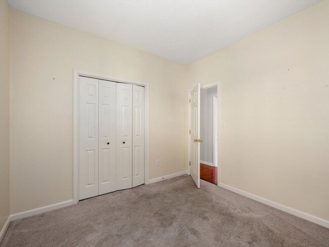 Building Photo - 9 Penhurst Ct
