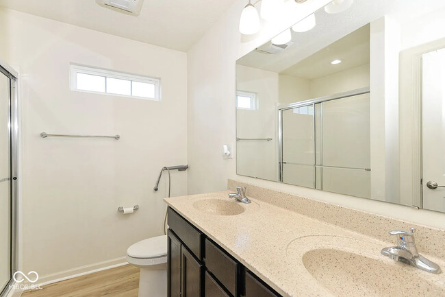 Building Photo - 9651 Calamus Dr