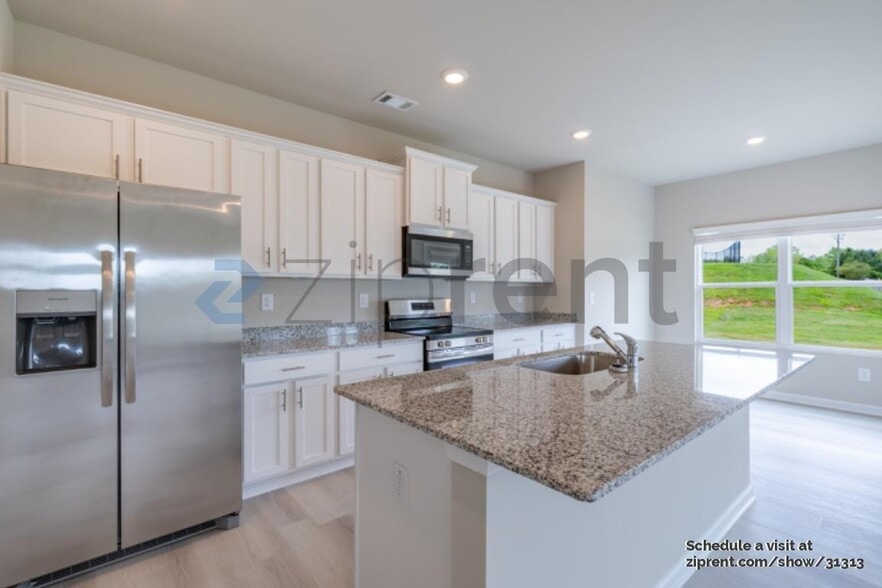 Building Photo - 501 Brady Dr