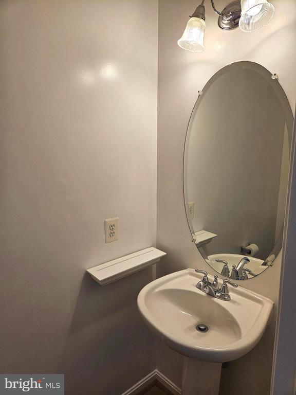 Building Photo - 19437 Rayfield Dr