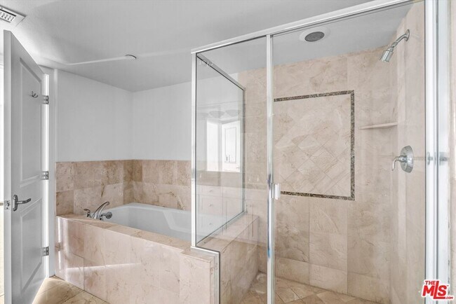 Building Photo - 7249 Franklin Ave