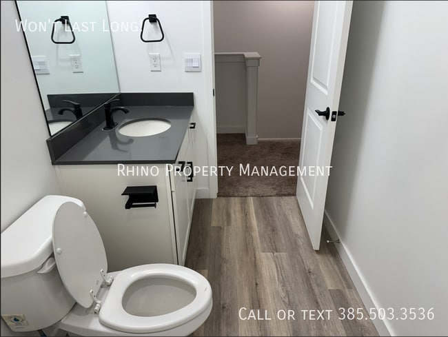 Building Photo - 429 N Northshore Dr