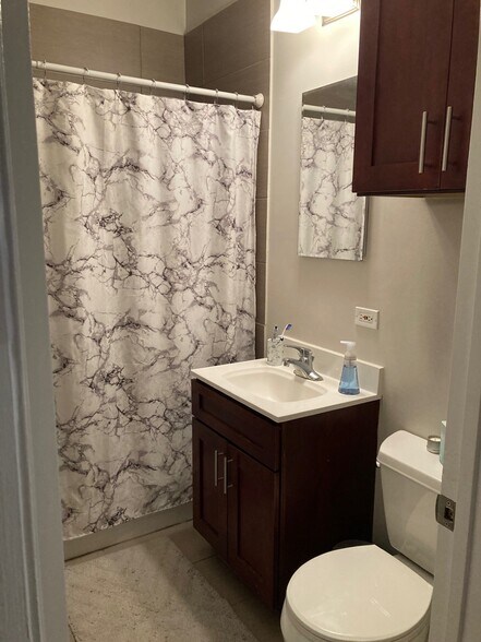 Building Photo - 1735 W Crystal St