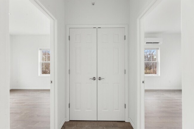 Building Photo - 50 R Maplewood Ave