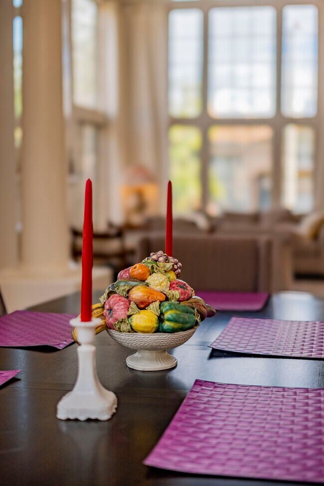 Building Photo - Fully Furnished! Prestige Luxury Single 5bed 3bath House