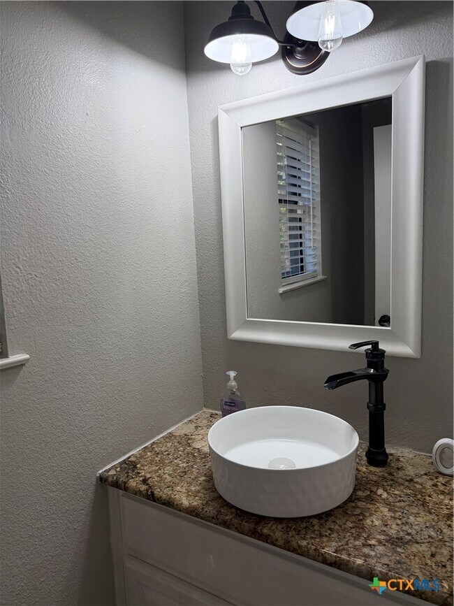 Building Photo - 506 Pecos Trail