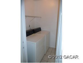 Building Photo - $1100 - 2 Bed/1½ Bath Townhouse - Mossy Oa...