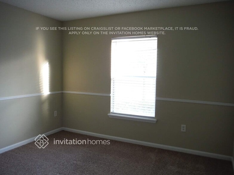 Building Photo - 11633 Brian Lakes Dr N