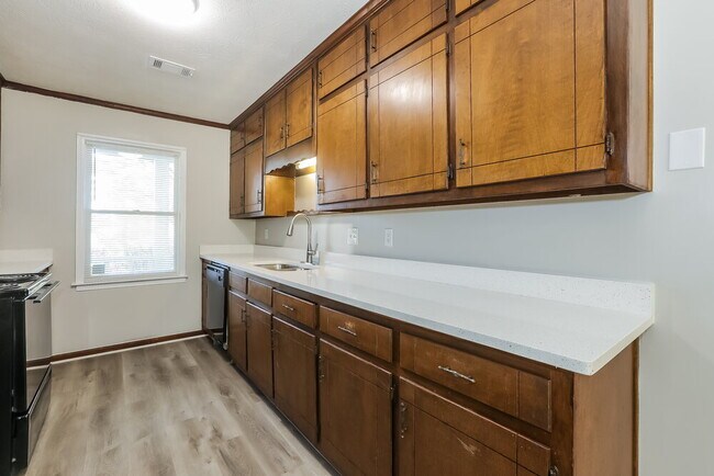 Building Photo - 2117 Tiffany Trail