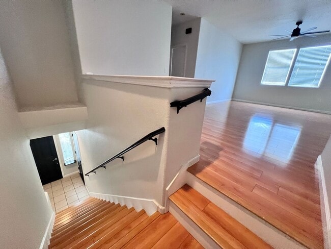 Building Photo - $2,295 Herndon & Armstrong, 2 Bedroom Cond...