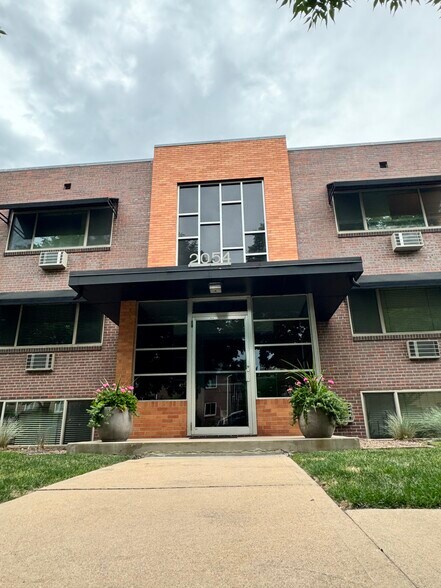 Building Photo - 2054 S Milwaukee St