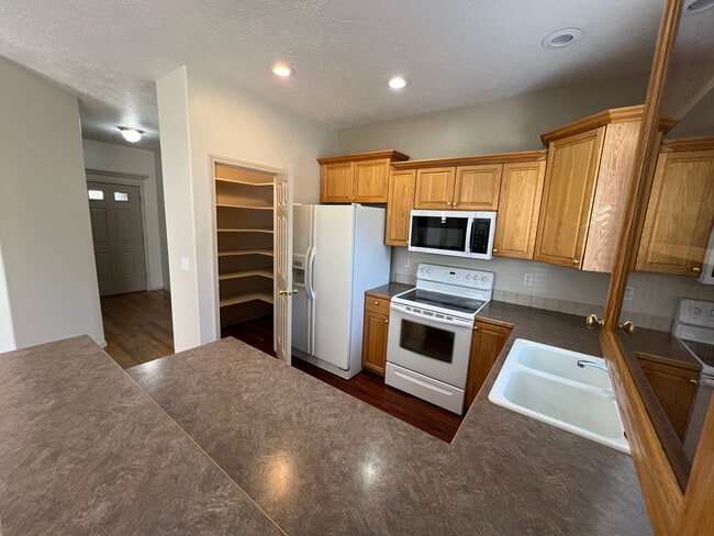 Building Photo - 2746 N Springtime Wy