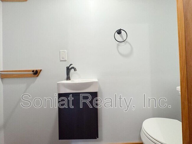 Building Photo - 2632 O'Reilly St