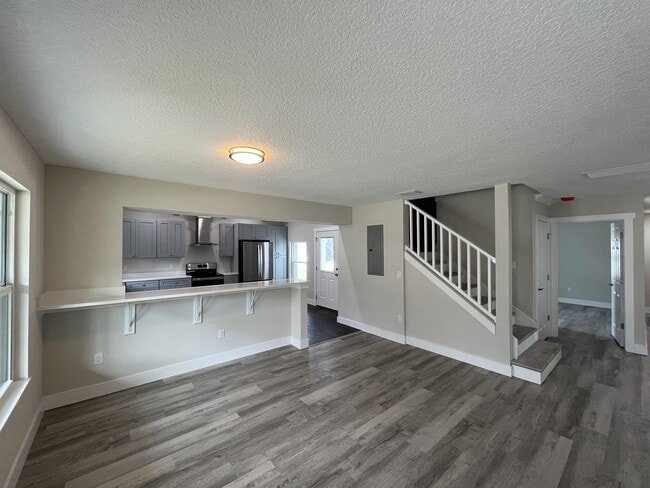 Building Photo - 119 Dixwood Ave