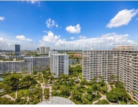 Building Photo - 2500 Parkview Dr