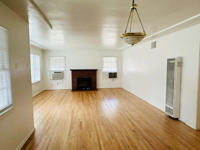 Building Photo - Single-Story Home on a Large Lot in Redlands