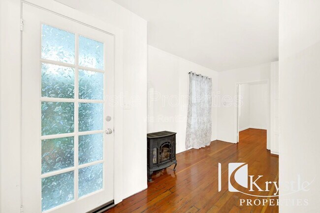 Building Photo - 519 Virginia St