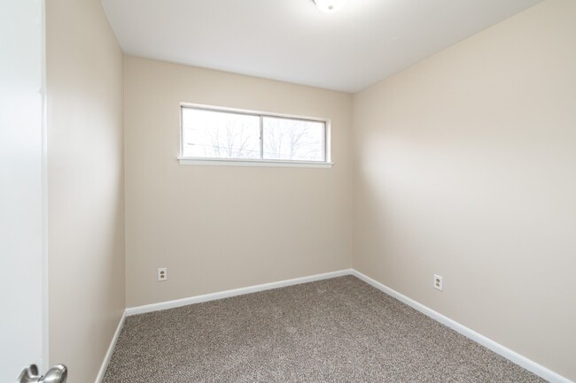 Building Photo - 3945 Starboard Rd