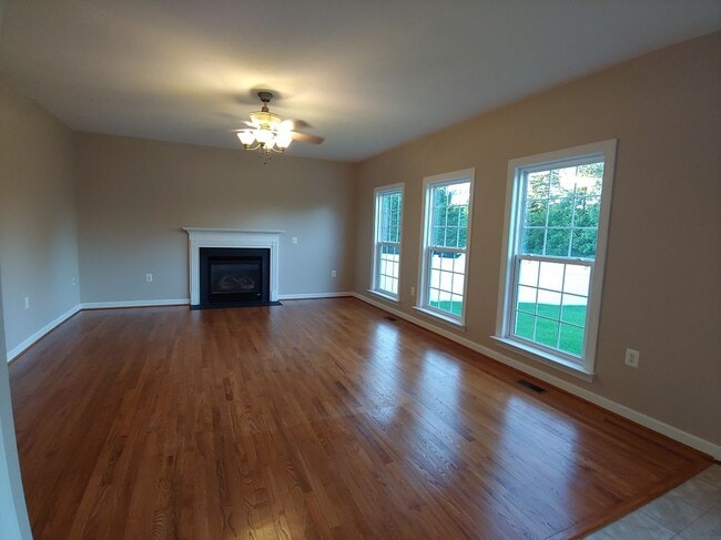 Building Photo - 43340 Julie Martin Ct