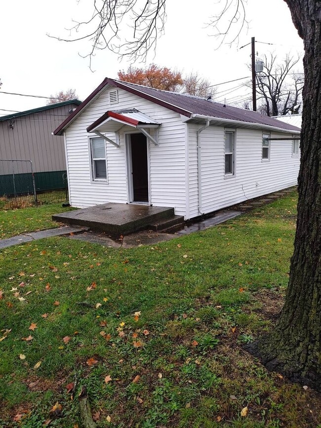 Primary Photo - 2205 N 2nd St