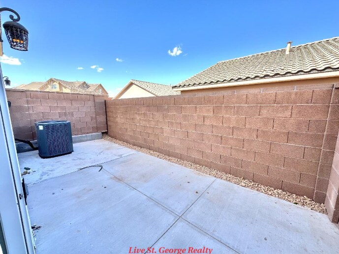 Building Photo - 345 N 2480 W